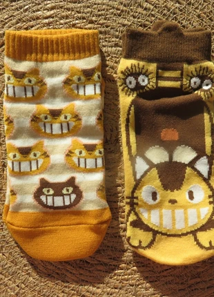 2 paires de socquettes Totoro Chatbus en 35/40, marke: Totoro, zustand: Neu, größe: Einheitsgröße, 15,00 €, 16,45 € inklusive Vinted-Käuferschutz