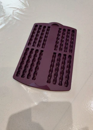 Moule torsades Tupperware, marque: Tupperware, état: Très bon état, 5,00 €, 5,95 € Protection acheteurs incluse