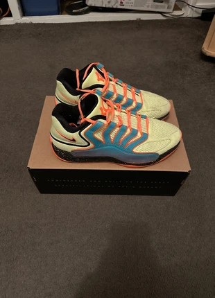 Nike KD18, marque: Nike, état: Très bon état, taille: 42,5, 110,00 €, 116,20 € Protection acheteurs incluse