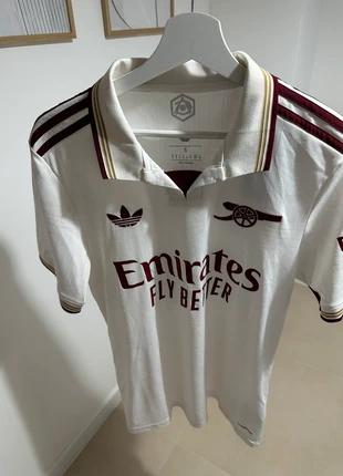 Maillot Third Arsenal 25/26 Neuf, marca: adidas, estado: Novo com etiquetas, tamanho: S / 36 / 8, €68.00, €72.10 inclui Proteção do Comprador