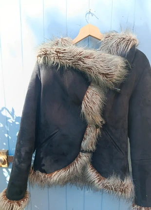veste fausse fourrures et dieu créa la femme 38 M / 38 / 10·Très bon état, marke: Et Dieu Créa La Femme, zustand: Sehr gut, größe: M / 38 / 10, 22,00 €, 23,80 € inklusive Vinted-Käuferschutz