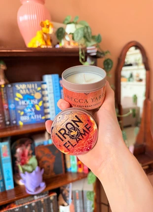 The Empyrean Series - Fourth Wing / Iron Flame frisse geurkaars in blikje, marque: FairyLoot, état: Très bon état, 7,95 €, 9,05 € Protection acheteurs incluse