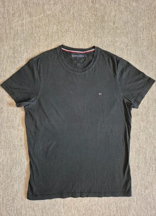 Tommy Hilfiger T-Shirt Large Black 100% Cotton Classic Logo Tee, brand: Tommy Hilfiger, condition: Very good, size: L, £5.45, £6.42 includes Buyer Protection