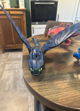 Figurine krokmou, merk: Dragon, staat: Goed, maat: 10 jaar / 140 cm, € 7,00, € 8,05 inclusief Kopersbescherming