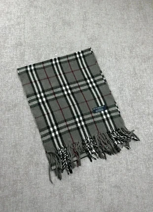 Écharpe Burberry gris, marke: Burberry, zustand: Sehr gut, 45,00 €, 47,95 € beinhaltet Vinted-Käuferschutz Pro