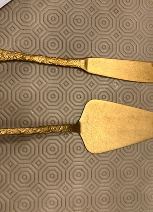 Gold cake server and knife, condition: Very good, £2.50, £3.33 includes Buyer Protection