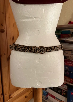 Gürtel Leoprint neu Leomuster Leopardenmuster, condizioni: Nuovo senza cartellino, taglia: Regolabile, €10.00, €11.20 include la Protezione acquisti
