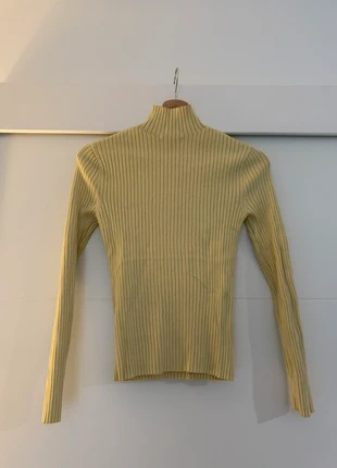 T-shirt manches longues côtelée jaune Zara, marque: Zara, état: Très bon état, taille: M / 38 / 10, 5,00 €, 5,95 € Protection acheteurs incluse