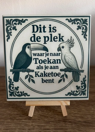 Tegeltje kaketoe blauw, merk: plot-twister.nl, staat: Nieuw met prijskaartje, € 9,95, € 11,15 inclusief Kopersbescherming Pro