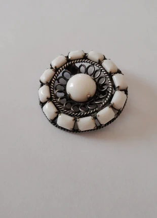 Grande broche ancienne, pierres bakélite blanche, état: Bon état, 25,00 €, 26,95 € Protection acheteurs incluse