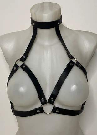 Harnais réglable en simili cuir noir, marque: Cryptica, état: Très bon état, 14,00 €, 15,40 € Protection acheteurs (Pro) incluse