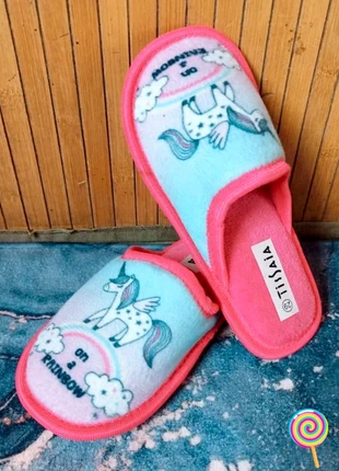 🎈 Chaussons licorne fille taille 29 🎈🎈, marca: Tissaia, estado: Muito bom, tamanho: 29, €3.00, €3.85 inclui Proteção do Comprador Pro