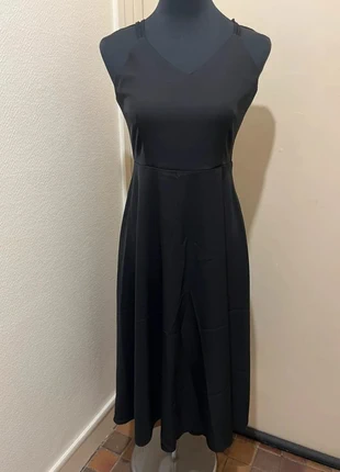 Robe noire bretelles croisees taille, marke: CM, zustand: Sehr gut, größe: S / 36 / 8, 8,00 €, 9,10 € inklusive Vinted-Käuferschutz