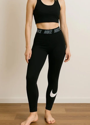 Nike Legging noir, Taille S - Bon etat, petit defaut, brand: Nike, condition: Very good, size: S / 36 / 8, €20.00, €21.70 includes Buyer Protection