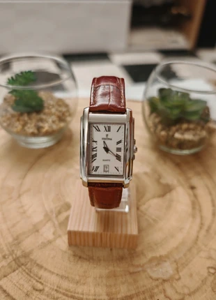 Montre Festina réf: F16202 tank dateur argentée chiffres romains d'origine, marque: Festina, état: Très bon état, taille: Jusqu'à 30 mm, 49,90 €, 53,10 € Protection acheteurs (Pro) incluse