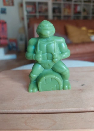 Boite à bonbon tortue ninja raffaelo, marke: Playmates Toys, zustand: Sehr gut, größe: Frühchen, bis 44, 4,50 €, 5,43 € inklusive Vinted-Käuferschutz