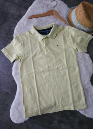 PoloShirt Tommy Hilfiger Maat 12/152, merk: Tommy Hilfiger, staat: Heel goed, maat: 12 jaar / 152 cm, € 10,00, € 11,20 inclusief Kopersbescherming Pro