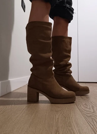 Botas altas ante tacón silicona beiges Eureka, merk: Eureka, staat: Heel goed, maat: 39, € 45,00, € 47,95 inclusief Kopersbescherming