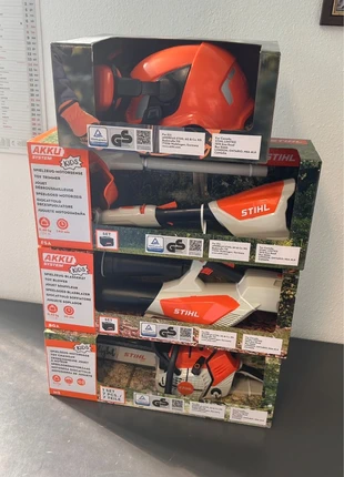 Set giocattoli Stihl Kids, marke: STIHL, zustand: Neu, mit Etikett, größe: 3 Jahre / 98, 150,00 €, 158,20 € inklusive Vinted-Käuferschutz