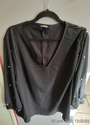 Blouse Noire BloomChic Manches Perles - Grande Taille 52/54 (US 22/24), marque: Bloomchic, état: Très bon état, taille: 6XL / 52 / 24, 14,00 €, 15,40 € Protection acheteurs incluse