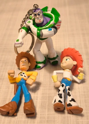 Figurines Toy's Story avec Buzz l'éclair, marque: Toy Story, état: Neuf sans étiquette, taille: Taille unique, 5,00 €, 5,95 € Protection acheteurs incluse
