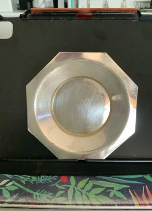 Petit vide-poche / coupelle décorative en métal argenté, état: Bon état, 12,00 €, 13,30 € Protection acheteurs incluse