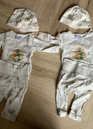 2 nieuwe Harry Potter pakjes, merk: Harry Potter, staat: Heel goed, maat: 3-6 maanden / 62 cm, € 10,00, € 11,20 inclusief Kopersbescherming