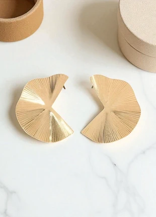 Boucles d'oreilles dorées feuilles, marca: Boutique privée, estado: Muito bom, €3.00, €3.85 inclui Proteção do Comprador