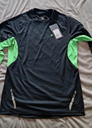 Camisola Técnica de Corrida ASICS - Tamanho S, marca: Asics, estado: Novo com etiquetas, tamanho: S, €20.00, €21.70 inclui Proteção do Comprador