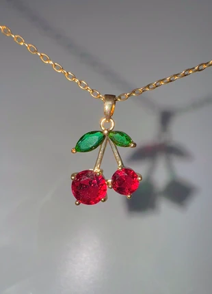 Trendy ketting Cherry V, brand: Boutiek, condizioni: Nuovo senza cartellino, €5.99, €6.99 include la Protezione acquisti Pro