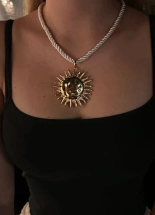 Collier soleil doré ajustable, style bohème, marque: Vintage Dressing, état: Très bon état, 14,00 €, 15,40 € Protection acheteurs incluse