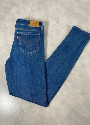Levi’s 711 Skinny Jean bleu stretch taille 28 L32 38FR (femme) Code 335, brand: Levi Strauss & Co., condizioni: Ottime, taglia: M / IT 42 / EU 38, €29.00, €31.15 include la Protezione acquisti Pro