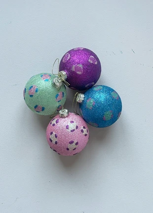 Lot de 4 boules de Noël &Klevering Amsterdam – Diamètre 8 cm, merk: &Klevering, staat: Heel goed, € 12,00, € 13,30 inclusief Kopersbescherming