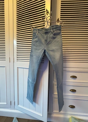 Jean slim bleu clair Scotch & Soda • Taille 12/152 • Modèle The Tack, marque: Scotch & Soda, état: Très bon état, taille: 12 ans / 152 cm, 24,00 €, 25,90 € Protection acheteurs incluse