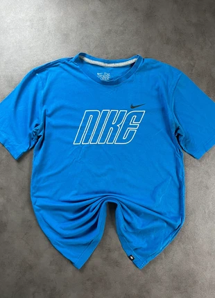 T-shirt bleu manche courte Nike imprimé taille M, brand: Nike, condition: Very good, size: M, €10.00, €11.20 includes Buyer Protection Pro