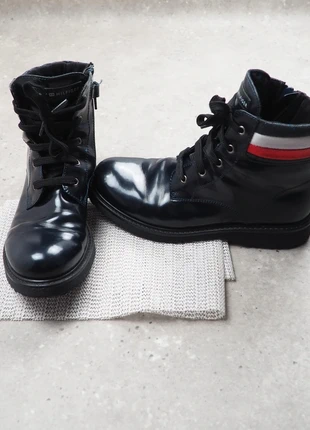 Bottines Tommy Hilfiger bleu marine vernis - Taille 37, marque: Tommy Hilfiger, état: Très bon état, taille: 37, 35,00 €, 37,45 € Protection acheteurs (Pro) incluse