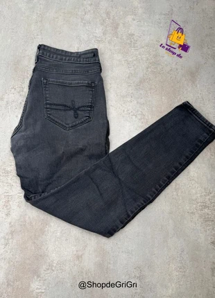 Jean Levi’s Legging Femme Noir vintage – Taille 38 (W30), marque: Levi's, état: Très bon état, taille: M / 38 / 10, 26,00 €, 28,00 € Protection acheteurs (Pro) incluse