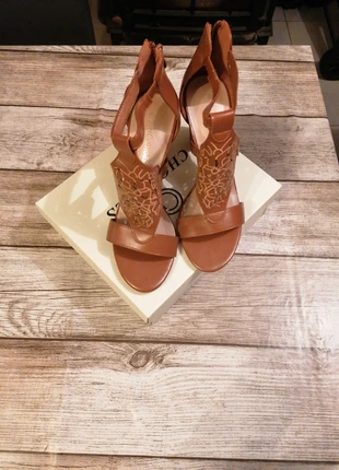 Sandale talon, marca: CHC-Shoes, estado: Novo com etiquetas, tamanho: 38, €15.00, €16.45 inclui Proteção do Comprador