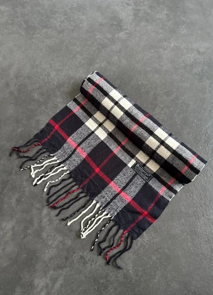 Écharpe burberry noire femme 100% laine originale, marke: Burberry, zustand: Sehr gut, 25,00 €, 26,95 € inklusive Vinted-Käuferschutz