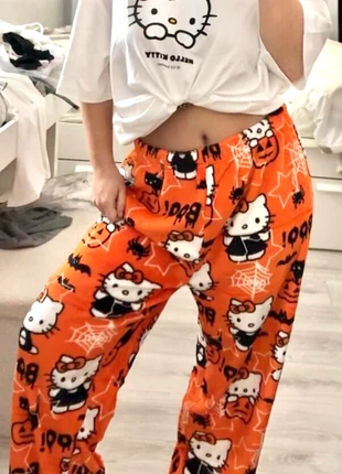 Pyjama Polaire Hello Kitty Halloween L-XL, brand: Hello Kitty, condition: New with tags, size: L, €20.00, €21.70 includes Buyer Protection