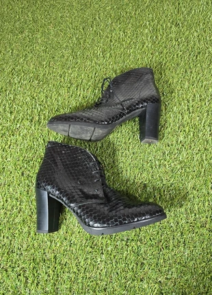 Bottines noires à talons effet python Botticelli – Taille 39, merk: Botticelli, staat: Goed, maat: 39, € 13,00, € 14,35 inclusief Kopersbescherming Pro