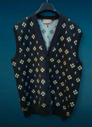 Gilet Vintage in pura lana vergine, brand: Vintage Dressing, condizioni: Ottime, taglia: M, €14.79, €16.23 include la Protezione acquisti Pro