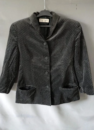 Veste cintrée noire à motifs beige Brian Bailey M/L femme velours doux chic vintage, marque: brian bailey, état: Très bon état, taille: M / 38 / 10, 20,00 €, 21,70 € Protection acheteurs (Pro) incluse