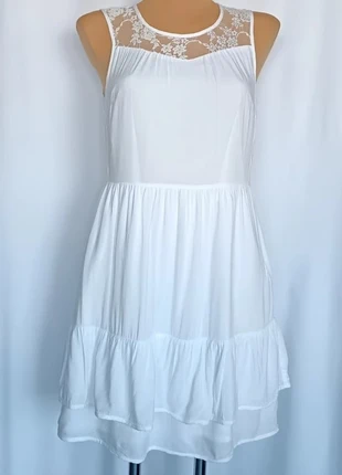 Robe blanche cintrée à la taille avec col rond en dentelle Vero moda Taille 34 - R3, marque: Vero Moda, état: Très bon état, taille: XS / 34 / 6, 5,00 €, 5,95 € Protection acheteurs (Pro) incluse