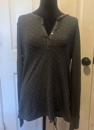 Gray long sleeve shirt with buttons, brand: Faded Glory, condition: Very good, size: 16 / 1 X, $7.00, $8.05 includes Buyer Protection