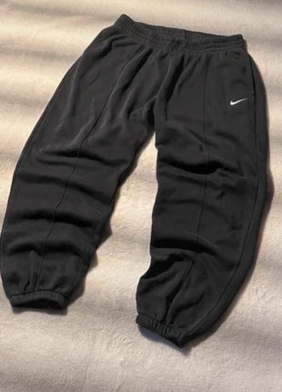 Nike Solo Swoosh Jogging Noir Baggy Oversize Taille L, marque: Nike, état: Très bon état, taille: L / 40 / 12, 50,00 €, 53,20 € Protection acheteurs incluse