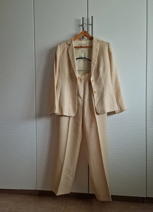 Traje de chaqueta y pantalón amarillo pastel🎄, marque: Carolina Merino, état: Très bon état, taille: XL / 42 / 14, 25,00 €, 26,95 € Protection acheteurs incluse