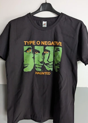 T-shirt nera | Type o Negative | Haunted, marke: nobrand, zustand: Sehr gut, größe: M, 13,00 €, 14,35 € beinhaltet Vinted-Käuferschutz Pro