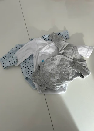 Lot de 3 body, marque: Divers, état: Très bon état, taille: Jusqu'à 1 mois / 50 cm, 4,00 €, 4,90 € Protection acheteurs incluse