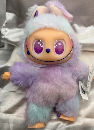 Une peluche porte clé labubu energy lila, marque: POPMART, état: Très bon état, taille: Taille unique, 9,66 €, 10,84 € Protection acheteurs (Pro) incluse